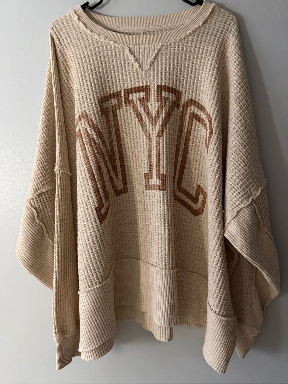 American Eagle Outfitters Big Hug Crew Neck Waffle NYC Sweatshirt - Picture 3 of 10